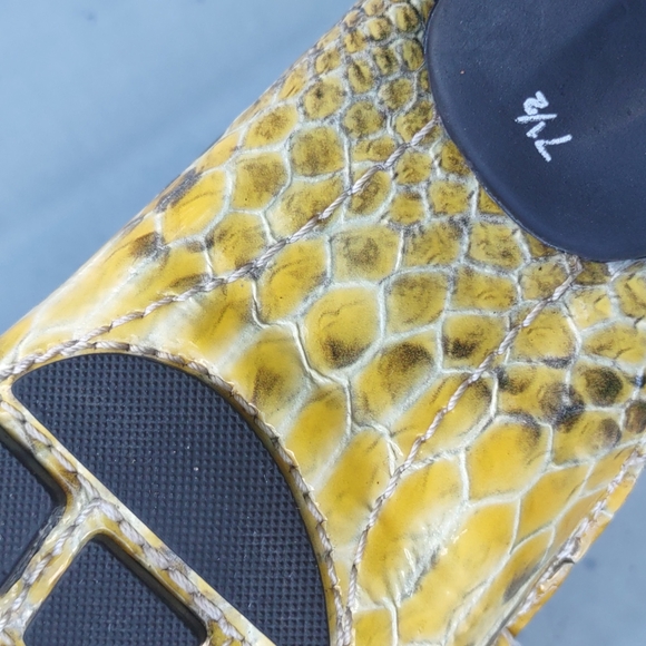 Mark Joseph Ladies Genuine Leather Loafer w/an Unusual Python Print - Picture 15 of 17